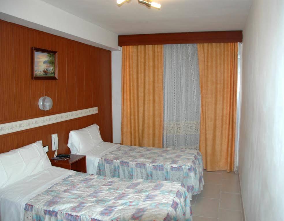 Pension Venecia Salou Exterior photo